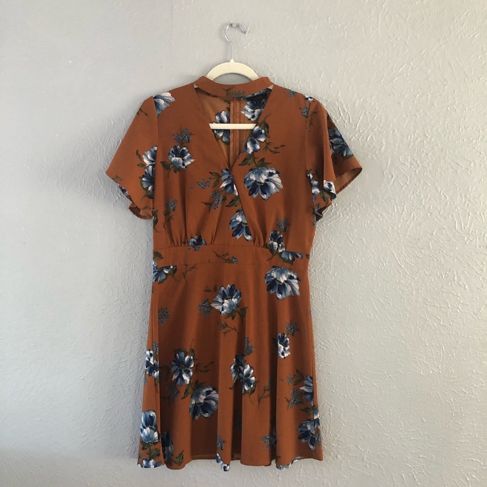 Mine Floral Wrap/Chocker Dress - Medium - Flattering Sundress